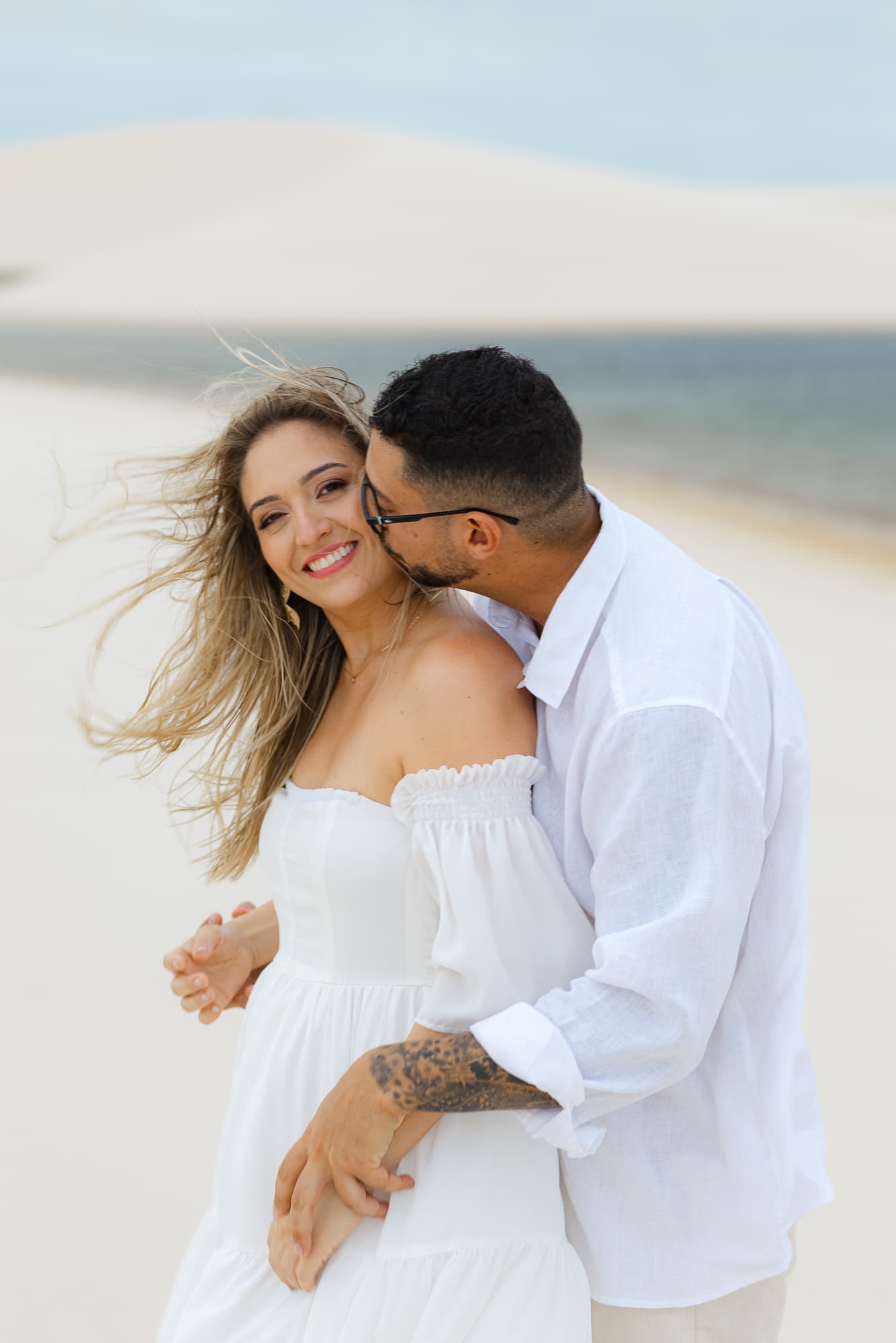 Thays e Jorge, silhueta ao entardecer, Santo Amaro, Lençóis Maranhenses