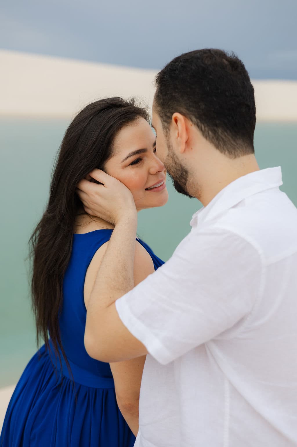 Vera Raquel e Gustavo, beijo ao pôr do sol nas dunas, Santo Amaro, Lençóis Maranhenses