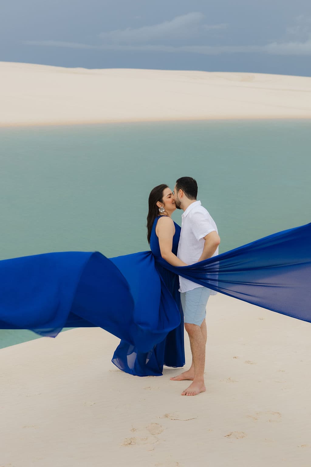 Vera Raquel e Gustavo, momento de cumplicidade nas dunas, Santo Amaro, Lençóis Maranhenses