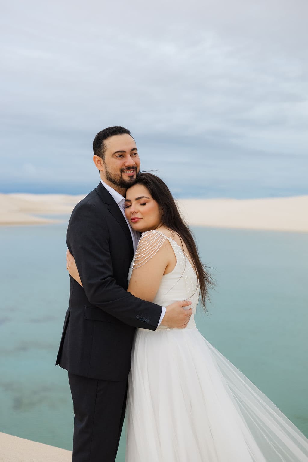 Vera Raquel e Gustavo, close romântico do casal, Santo Amaro, Lençóis Maranhenses