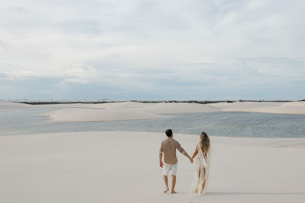 Winnie e José, momento de cumplicidade nas dunas, Santo Amaro, Lençóis Maranhenses
