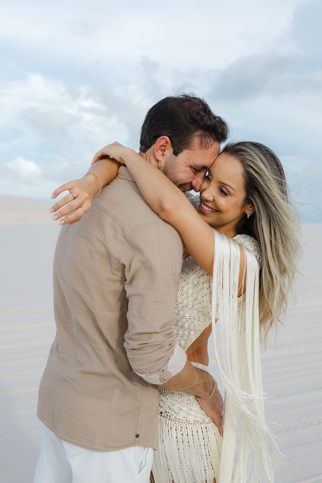 Winnie e José, silhueta ao entardecer, Santo Amaro, Lençóis Maranhenses