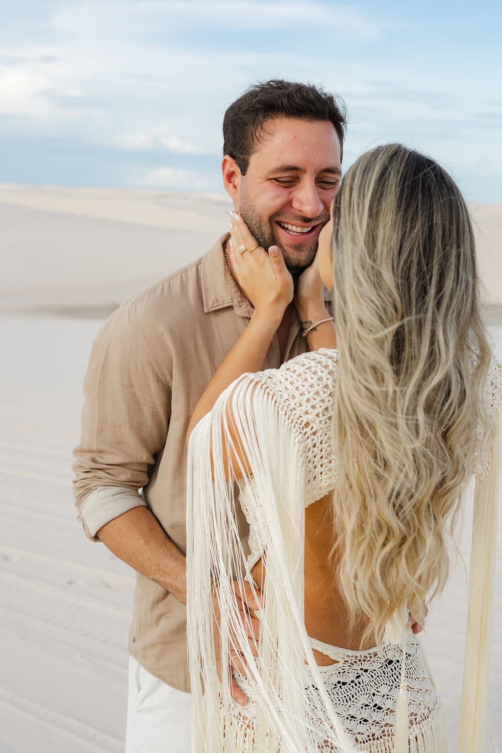 Winnie e José, retrato ao ar livre nos Lençóis, Santo Amaro, Lençóis Maranhenses