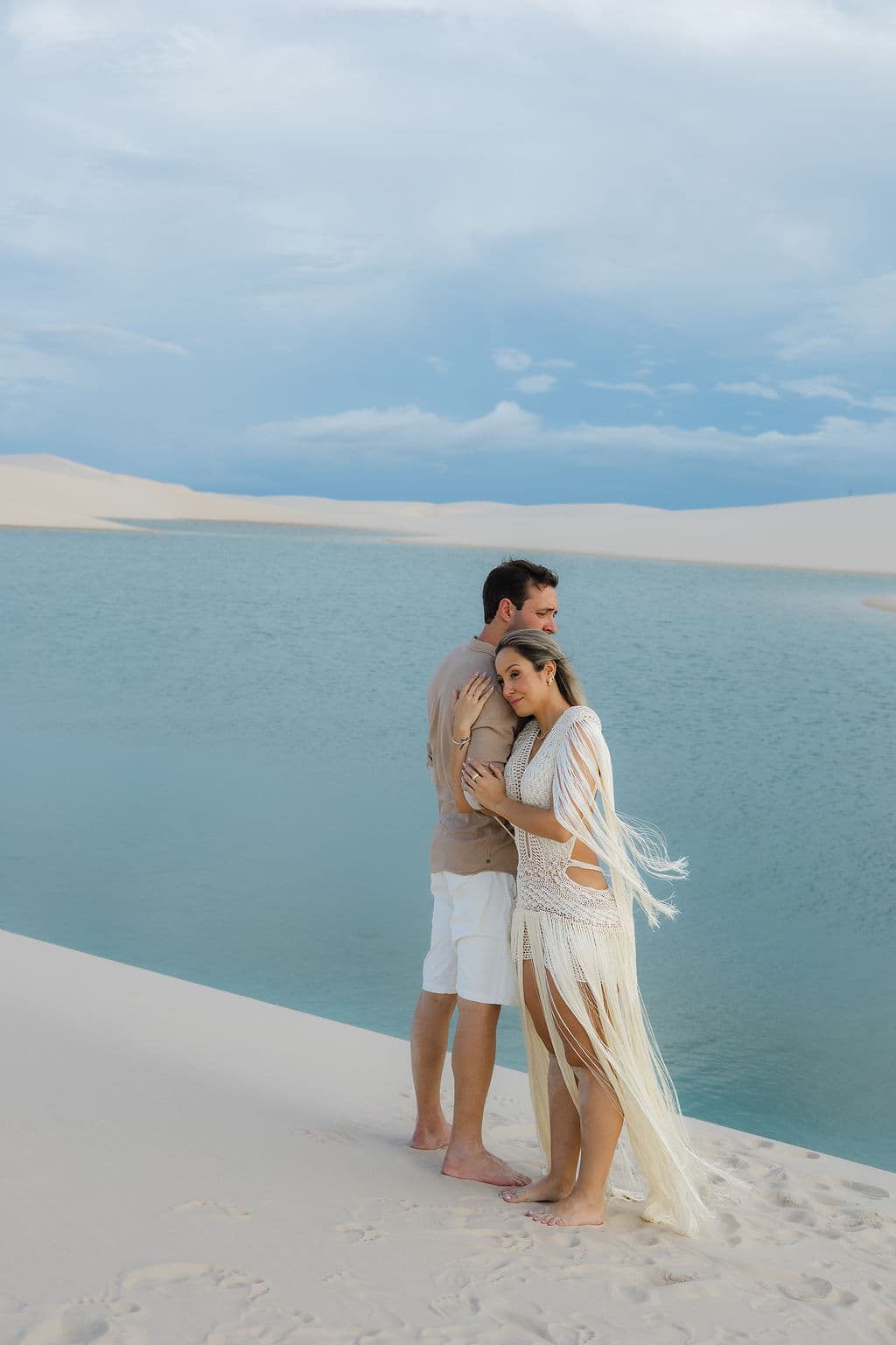 Winnie e José, close romântico do casal, Santo Amaro, Lençóis Maranhenses