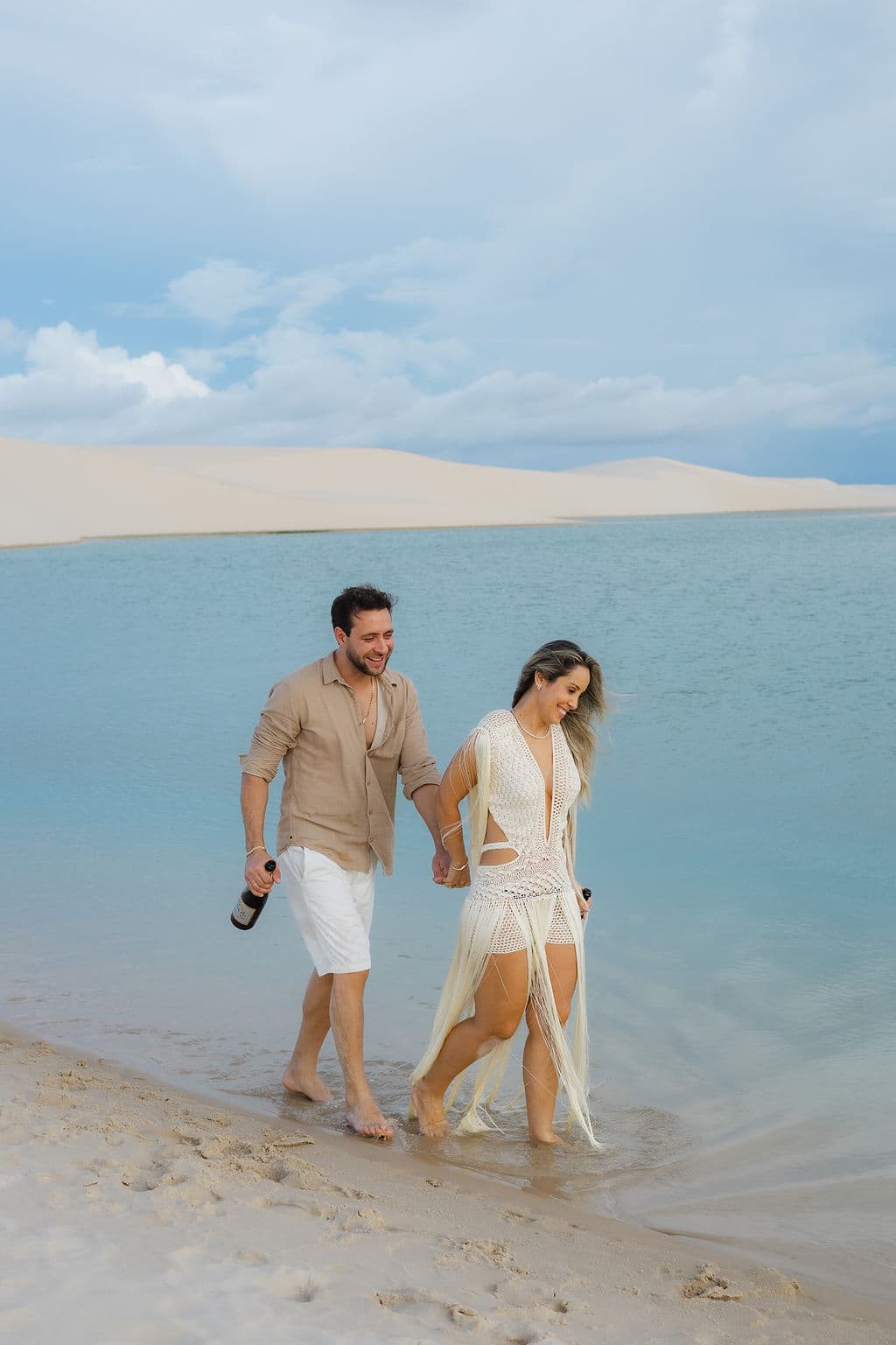 Winnie e José, close romântico do casal, Santo Amaro, Lençóis Maranhenses