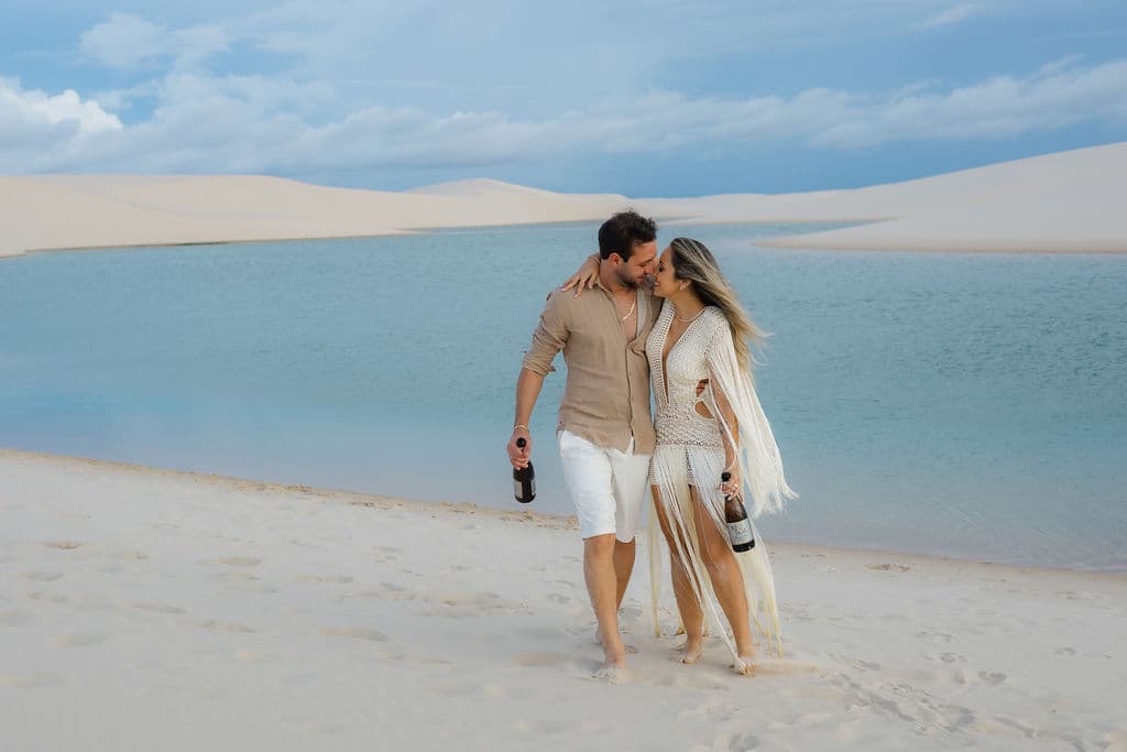 Winnie e José, momento de cumplicidade nas dunas, Santo Amaro, Lençóis Maranhenses