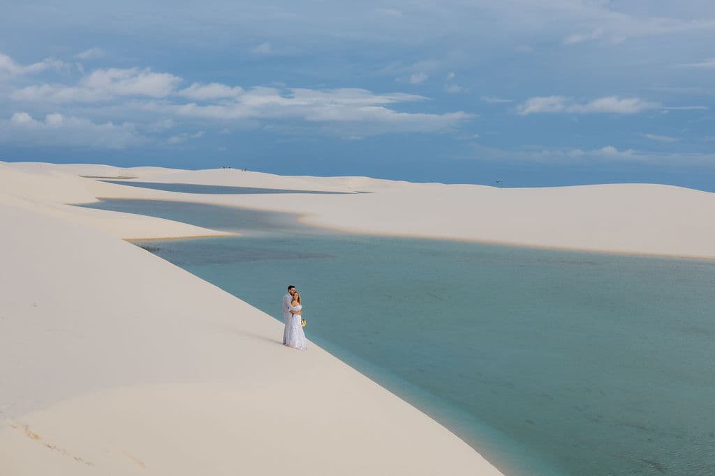 Winnie e José, beijo ao pôr do sol nas dunas, Santo Amaro, Lençóis Maranhenses