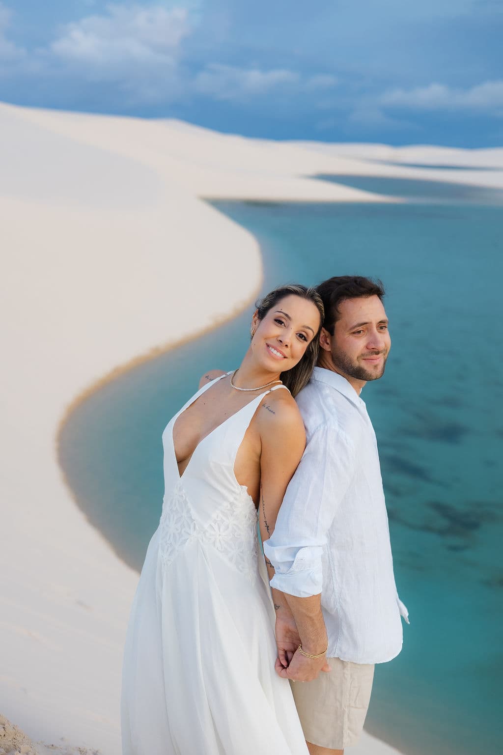 Winnie e José, silhueta ao entardecer, Santo Amaro, Lençóis Maranhenses