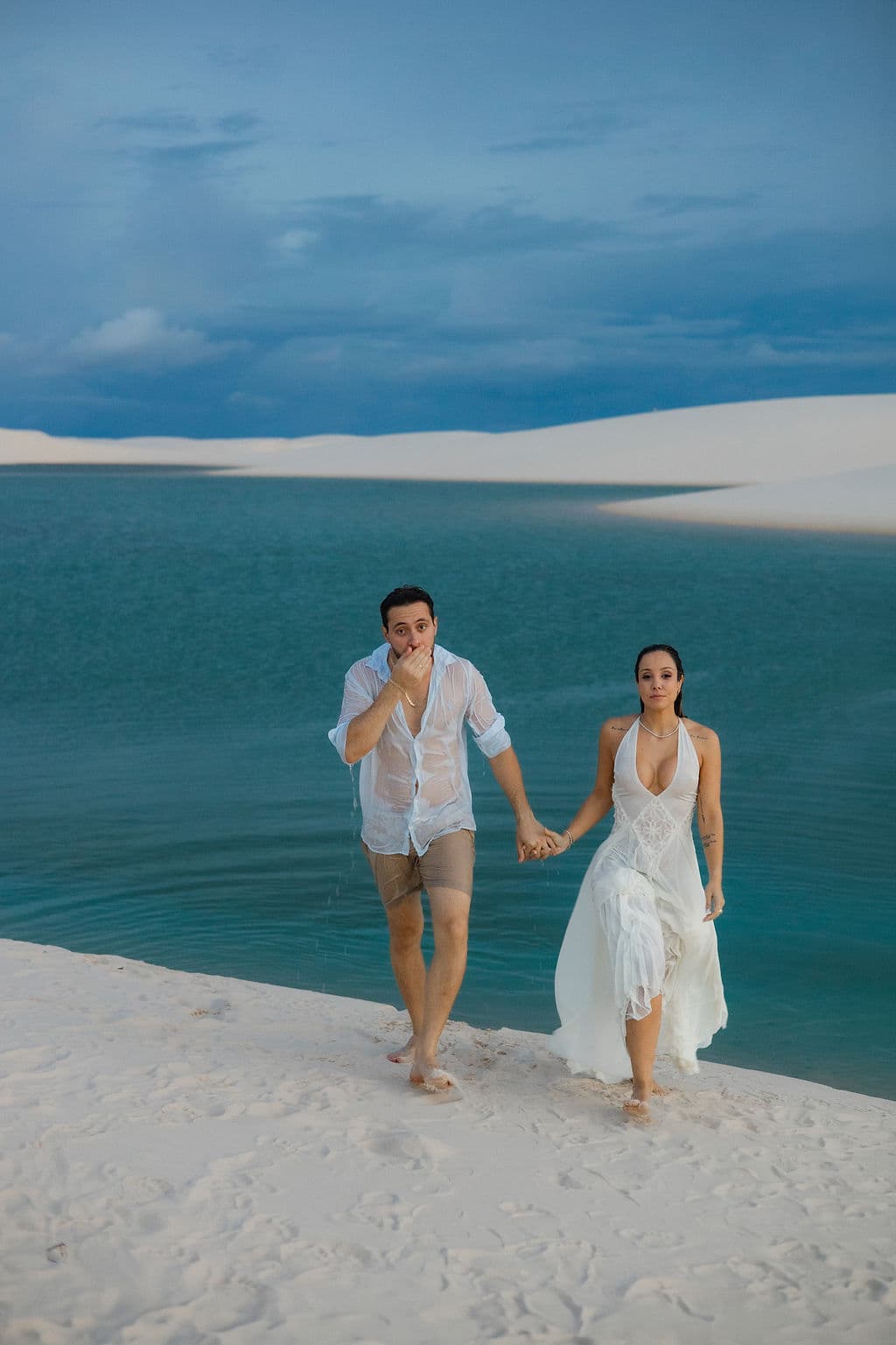 Winnie e José, beijo ao pôr do sol nas dunas, Santo Amaro, Lençóis Maranhenses